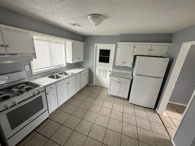 Building Photo - 1528 SE 47th Pl