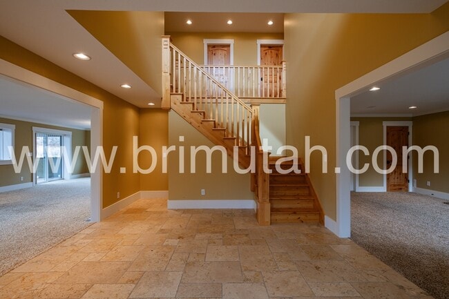 Building Photo - 105 Young Oak Rd