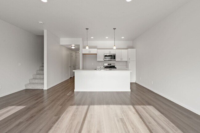 Building Photo - 4800-4802 E Fairview Ave