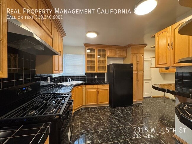 Building Photo - 2315 W 115th St