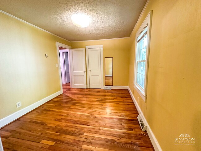 Building Photo - 2132 Eaton Rd