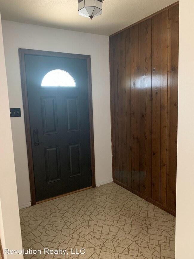 Building Photo - 3 br, 2 bath House - 1900 Carlyle Drive