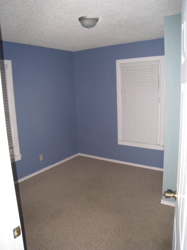 Building Photo - 1112 W 4th St