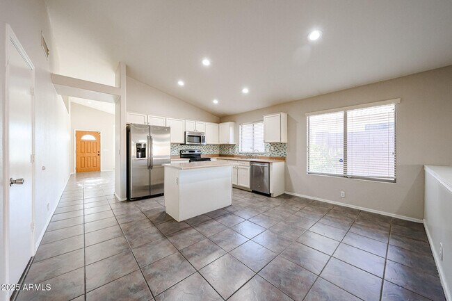 Building Photo - 8672 W Mauro Ln