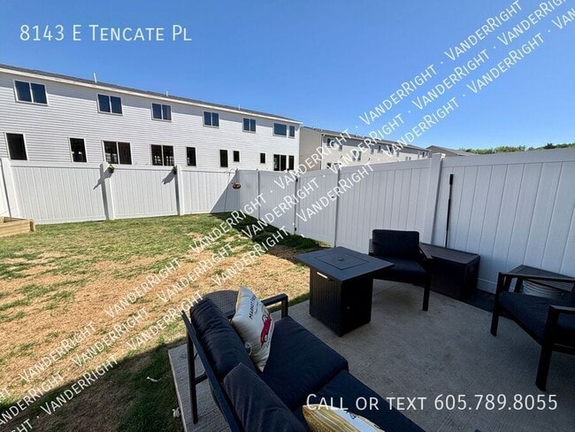 Building Photo - 8143 E Tencate Pl