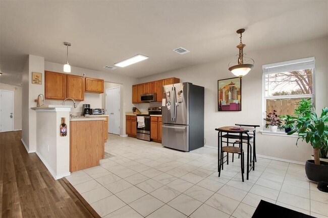 Building Photo - 18205 Topsail St