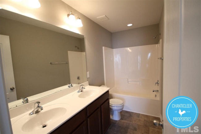 Building Photo - 4515 Middletown Dr