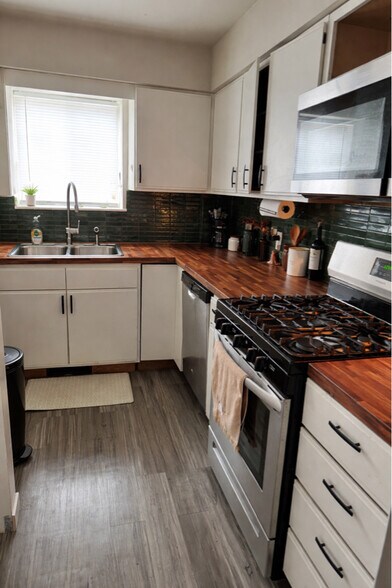 Building Photo - 3360 Burlingame Ave SW