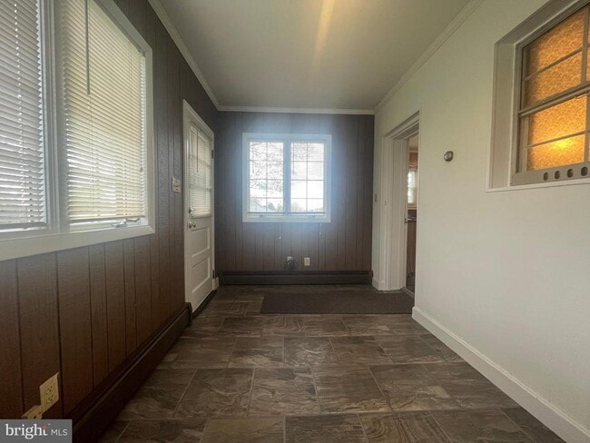 Building Photo - 10924 Buchanan Trail E