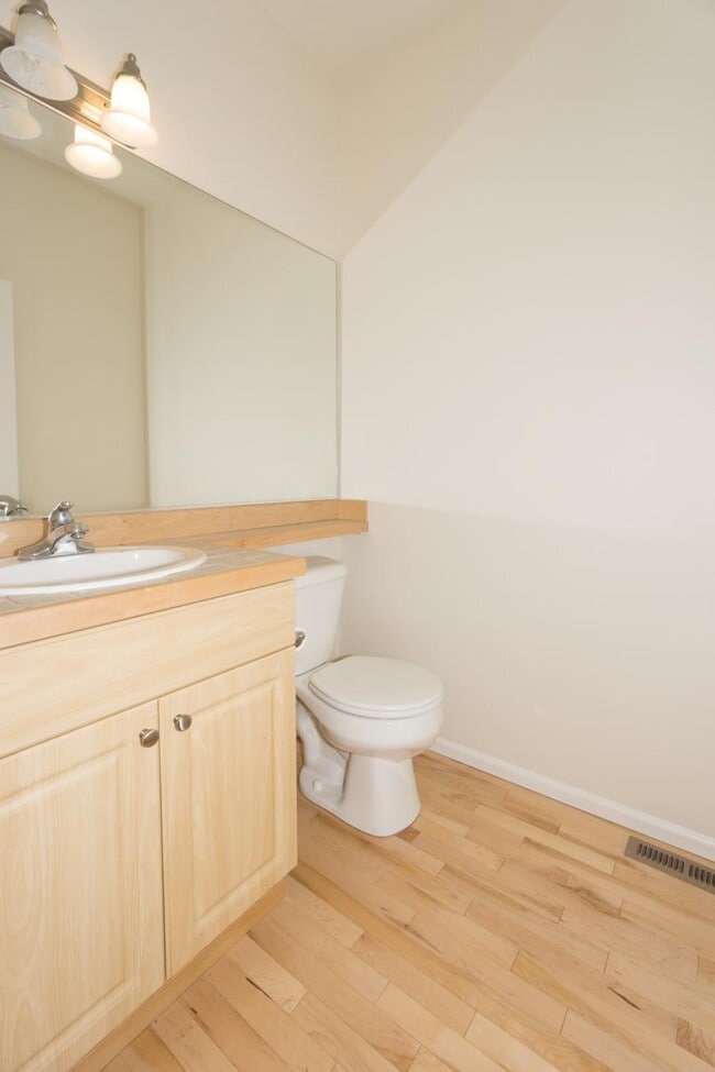 Building Photo - 3 bedroom in Renton WA 98058