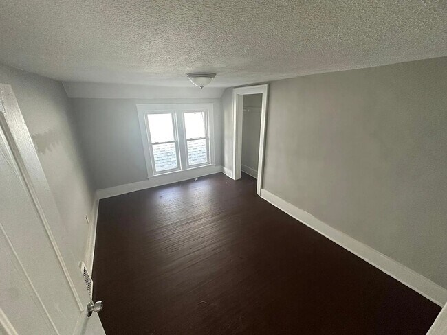 Building Photo - 1351 Logan Ave NW