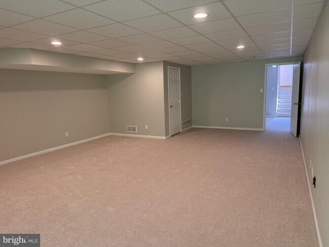 Building Photo - 278 Yorktown Ct