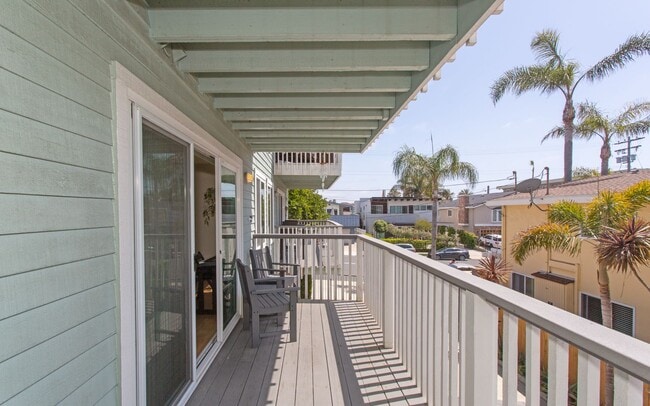 Building Photo - Carlsbad Village Furnished 2 bedroom/2 bath Long Term