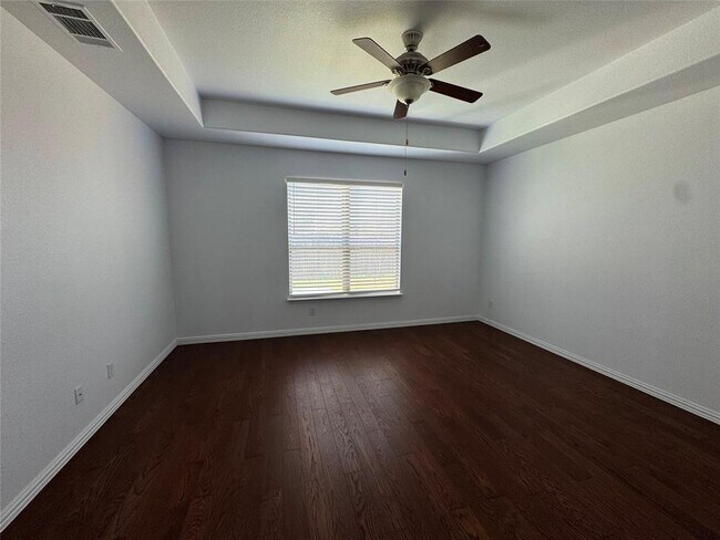 Building Photo - 123 Honey Grove