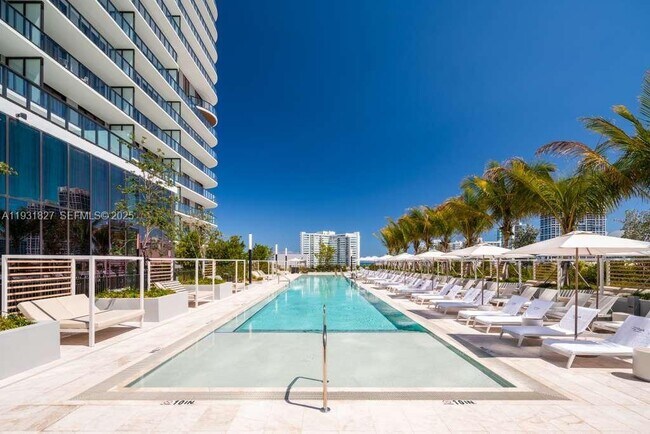 Building Photo - 580 72nd St