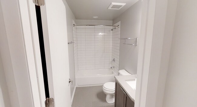 Building Photo - 108 N Green St