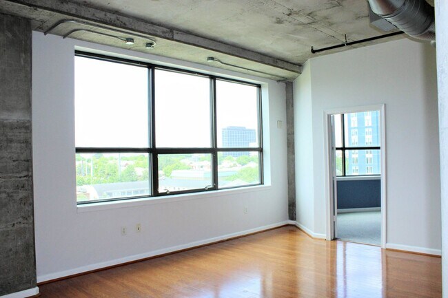 Building Photo - Spacious, beautiful loft with separate bedroom and office for rent in Downtown Atlanta