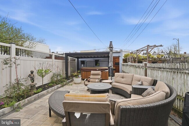 Building Photo - 56 Adams St NW