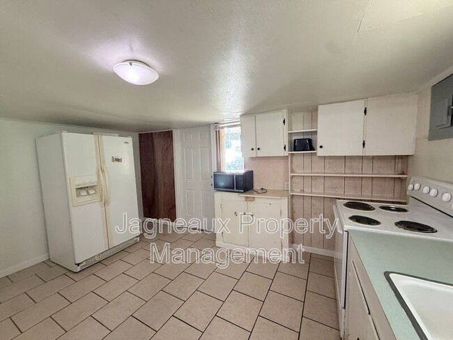 Building Photo - 106 Fontenot Rd