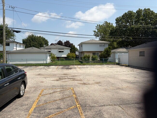 Building Photo - 10405 S Keating Ave