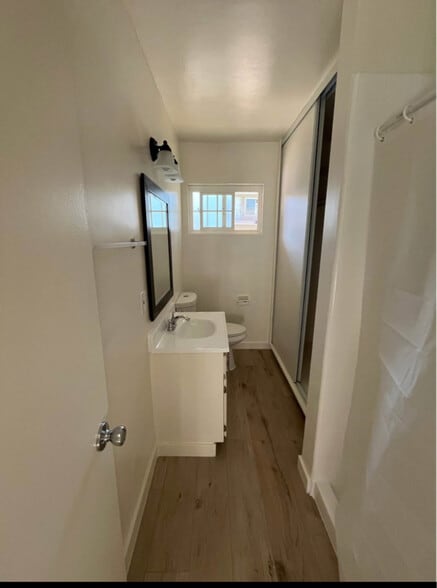 Building Photo - 20033 Saticoy St