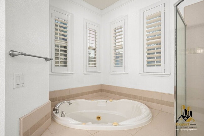 Building Photo - 5291 Bryant Rd