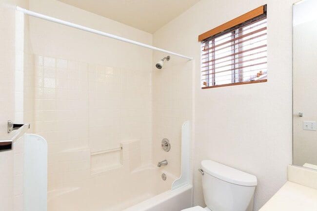 Building Photo - 3 Bedroom Townhome in Scripps Ranch
