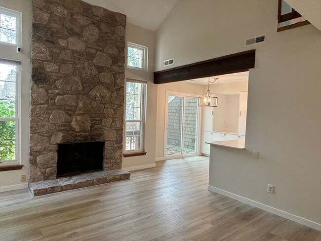 Building Photo - Charming Condo in a Can't-Miss Location – Private Deck, Garage, and Nature-Filled Community