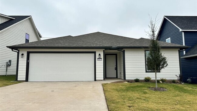 Building Photo - 3815 Sumner Ct