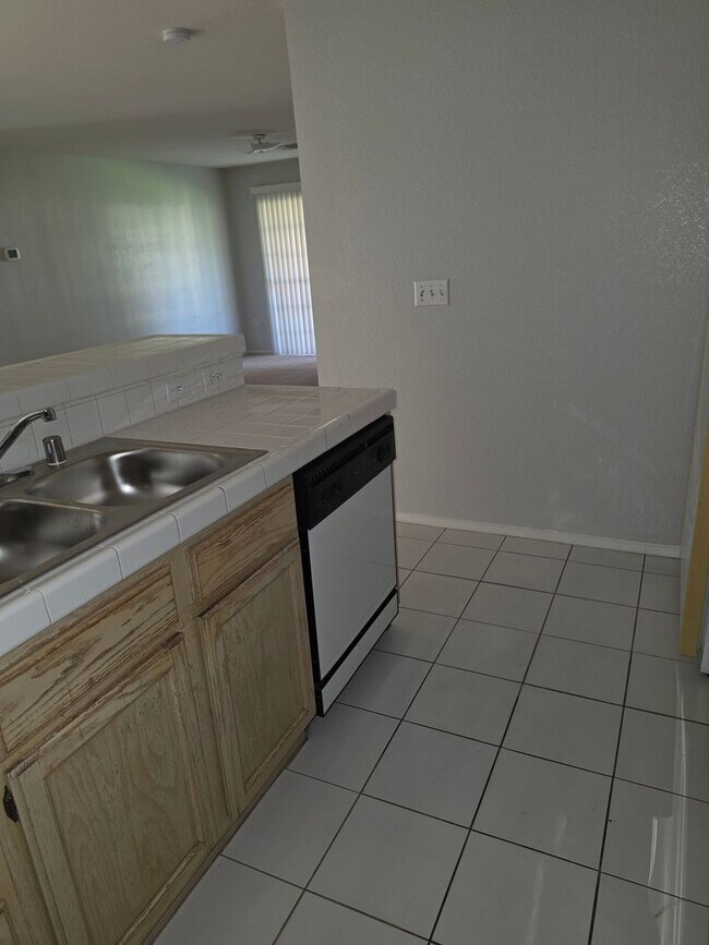 Building Photo - 8452 Boseck Dr