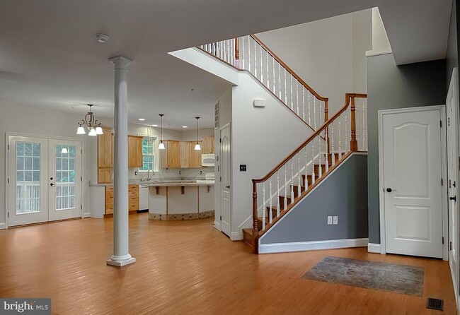 Building Photo - 46230 Sylvan Ct
