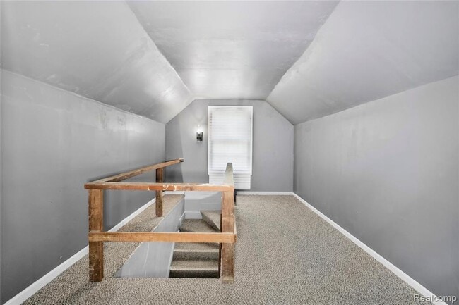 Building Photo - 1034 E Bundy Ave