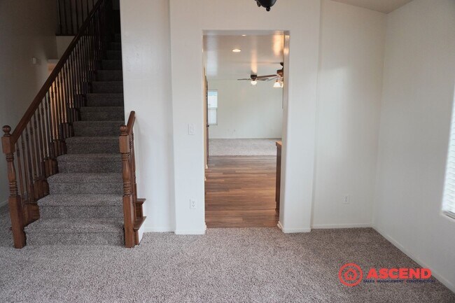 Building Photo - Corner Home Located in the Southwest!