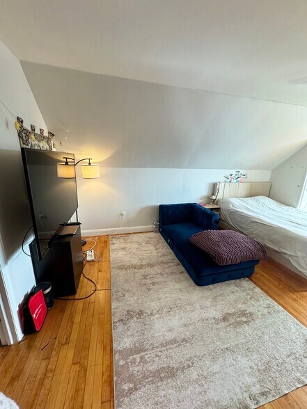 Building Photo - 286 Fulton Ave