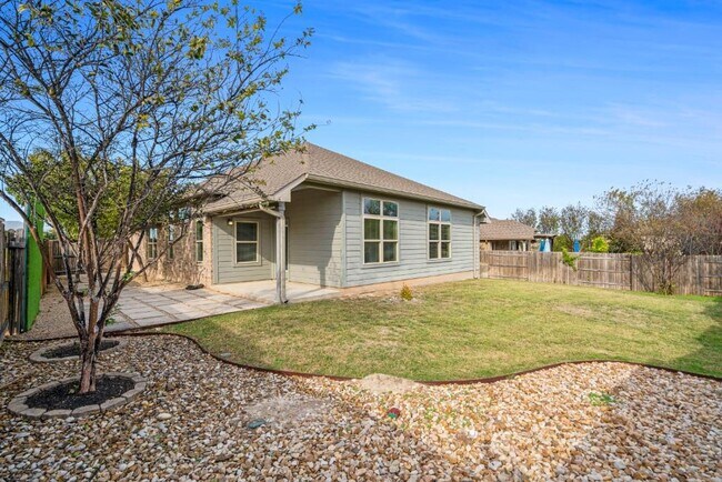 Building Photo - 2923 Bluffstone Dr