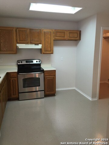 Building Photo - 6014 Spring Valley