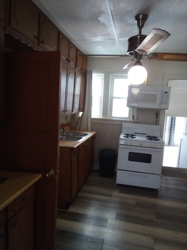 Building Photo - 713-715 15th Pl