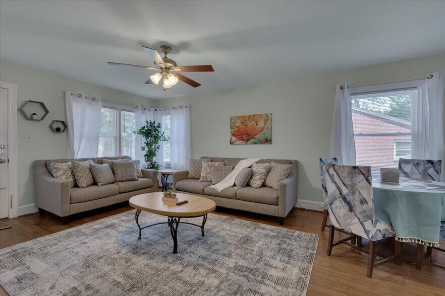 Building Photo - 1001 Watts St