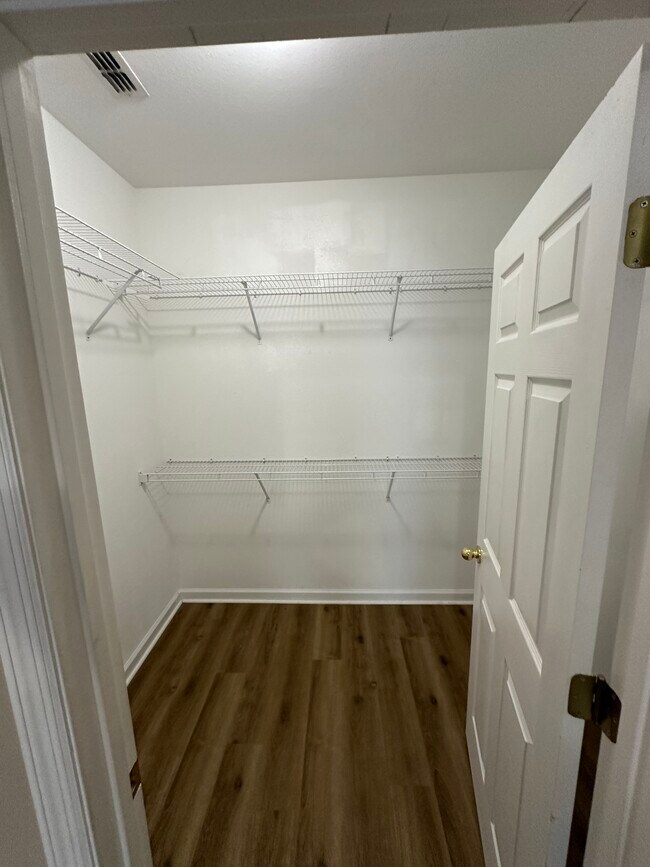 Building Photo - 22 Sir Lancelot Way