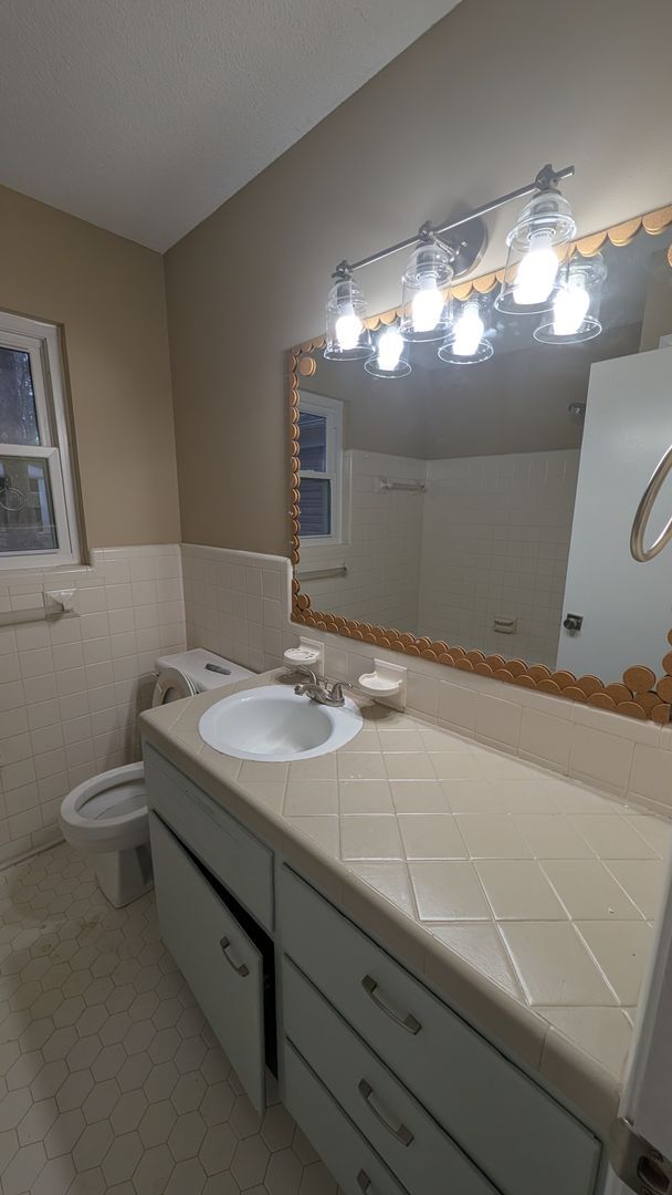 Building Photo - Spacious 4BR Home in Gardendale – Flexible Layout & Massive Backyard!