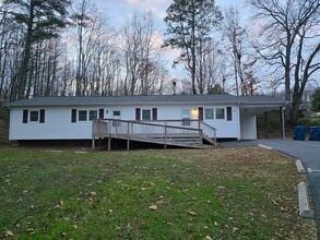 Building Photo - Maple Valley
