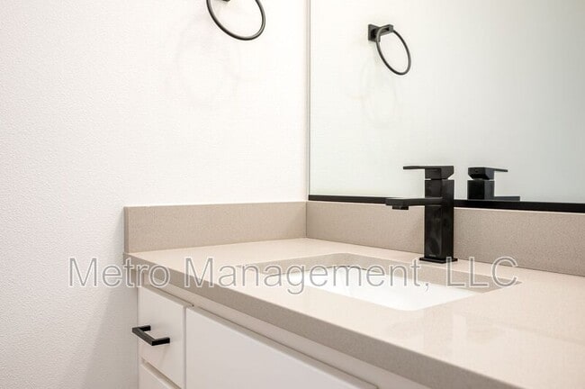 Building Photo - 12096 SE Market St