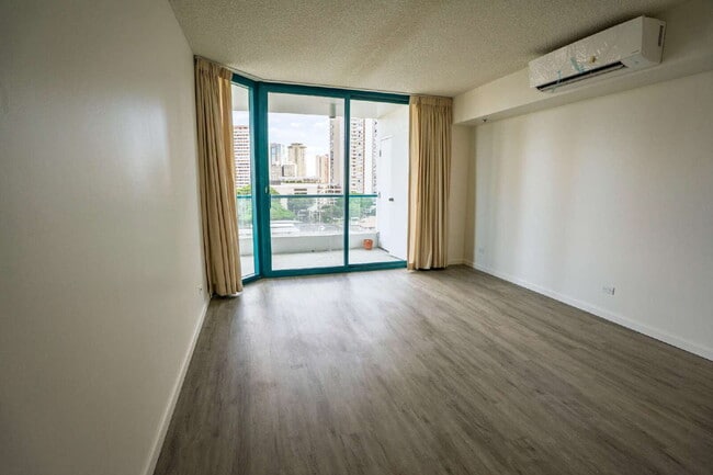 Building Photo - Bright 3-Bedroom Honolulu Condo with 2 Par...