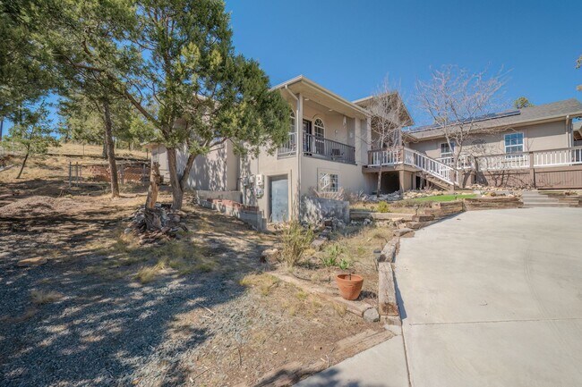 Building Photo - 111 Coker Ln