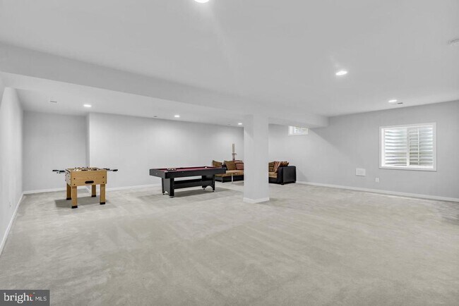Building Photo - 41919 Spring Air Dr