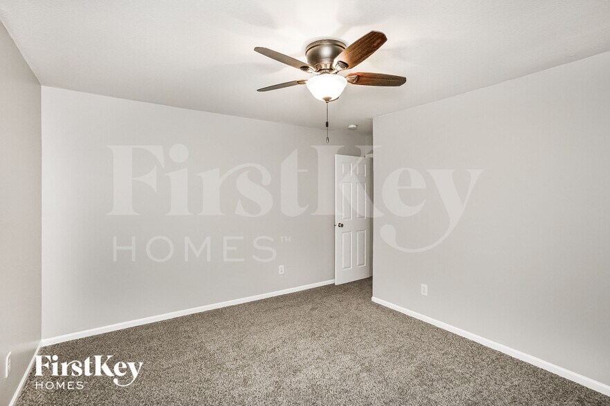 Building Photo - 15551 Dusty Trail
