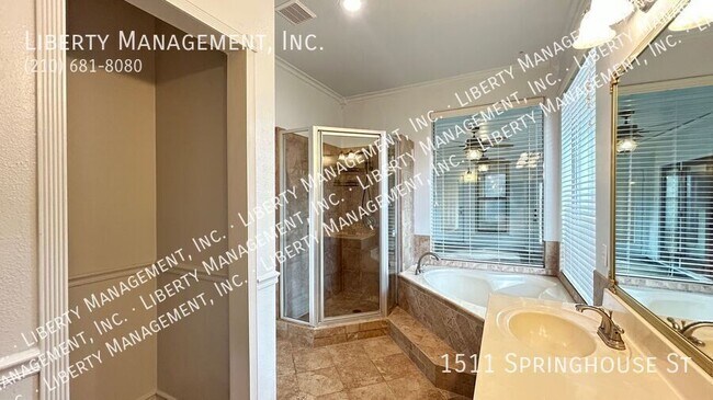 Building Photo - 1511 Springhouse St