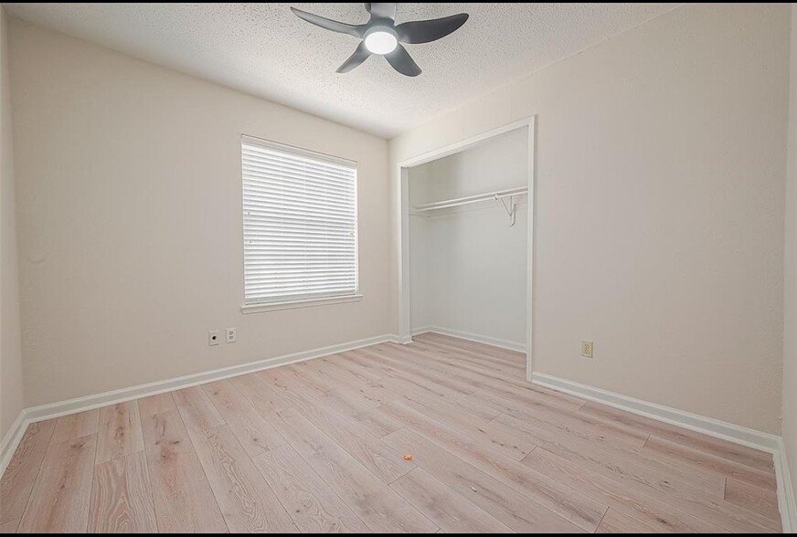 Building Photo - 12423 Tambourine Dr