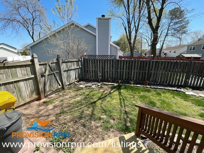 Building Photo - 706 Charney Ct