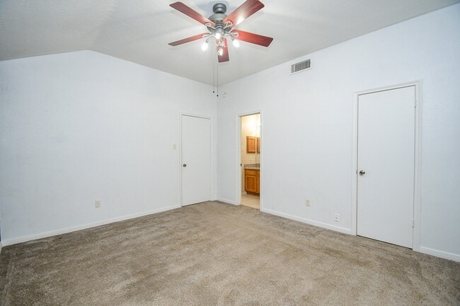 Building Photo - 8562 Laurel Trails Dr